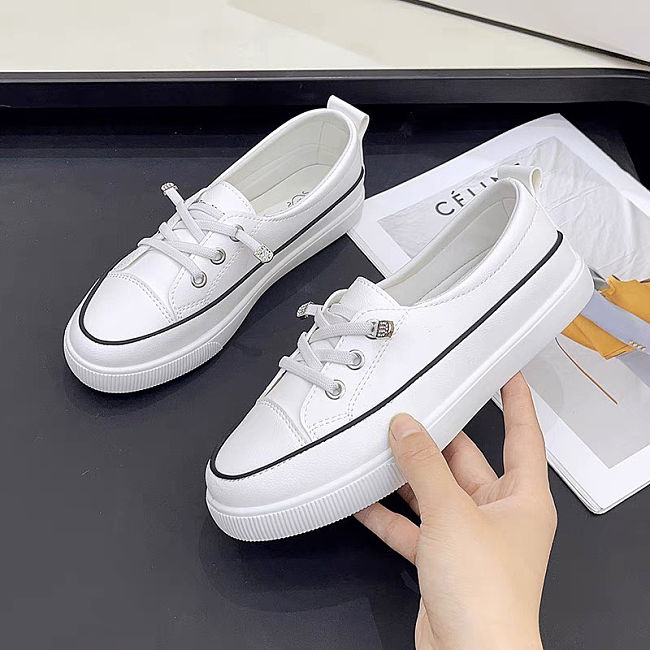 Women's soft leather sneakers with elastic band White - 1