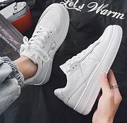 Men's and women's sneakers with easy-to-clean leather material with anti-slip soles 3cm high - 3