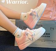 Women's sports shoes, white padded sneakers with cheap soles TTH313 - 1