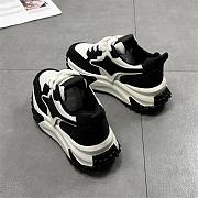 New   Style White Thick Sole Sports Shoes For Women - 2