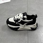 New   Style White Thick Sole Sports Shoes For Women - 3