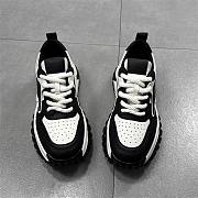 New   Style White Thick Sole Sports Shoes For Women - 5