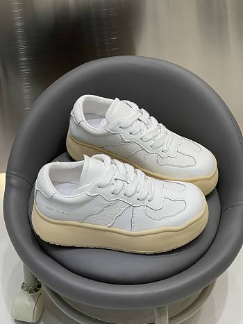 Women's sports shoes White  sole shoes  